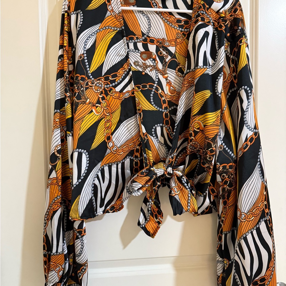 Stylish Chain Print Tie-Front Blouse